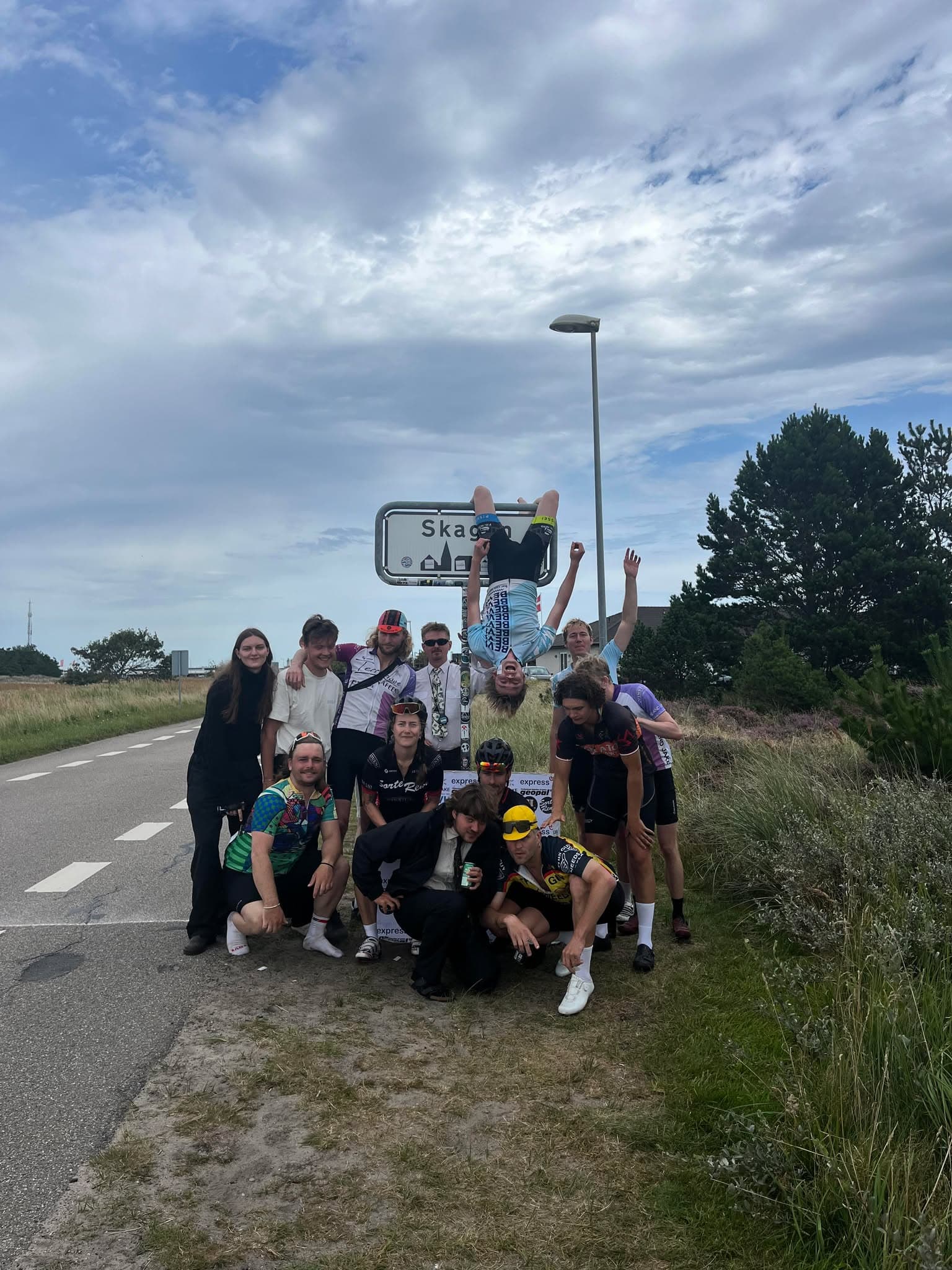 Peloton riding through town – 2024