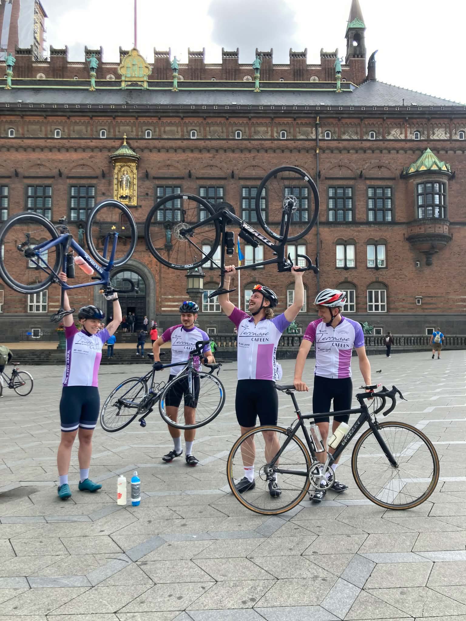 Peloton riding through town – 2024